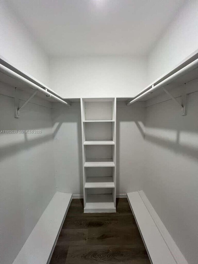 Building Photo - 1236 NW 4th Ave