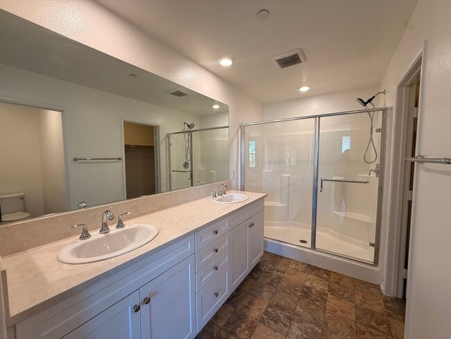 Building Photo - Modern 3BR/2.5BA Townhome in the Heart of ...
