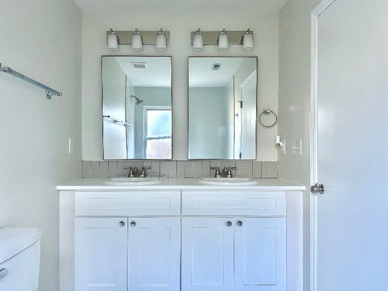 Building Photo - 604 Homeland Ave