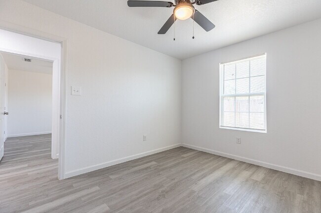 Building Photo - 1006 Co Rd 4516