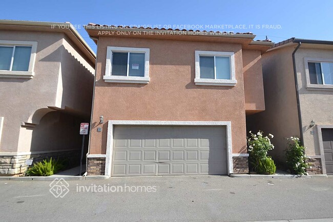 Building Photo - 20300 Vanowen St