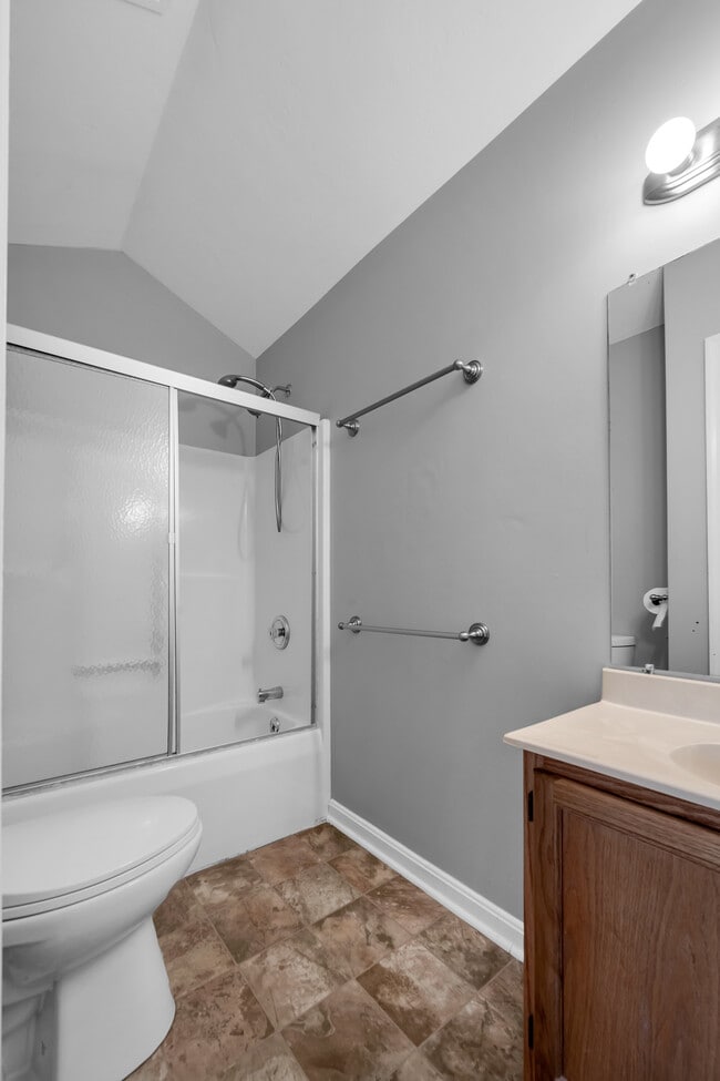 Building Photo - 41 Squire Cir