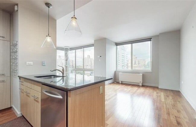 Building Photo - NYBOI