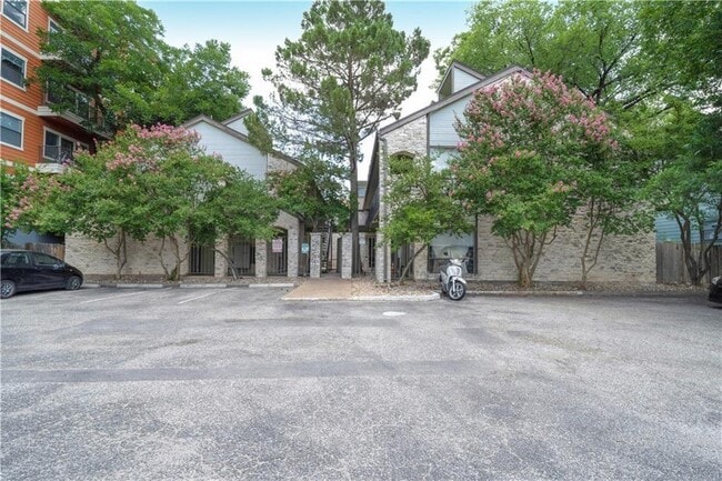 Primary Photo - 2815 Rio Grande St