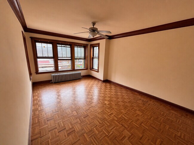 Building Photo - 3354 S Lituanica Ave