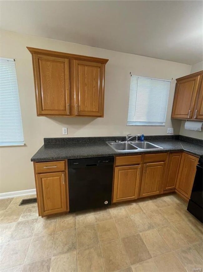 Building Photo - 1821 Schulte Hill Dr