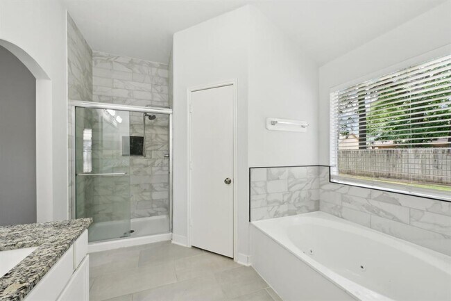 Building Photo - 2707 Shawna Lyn Dr