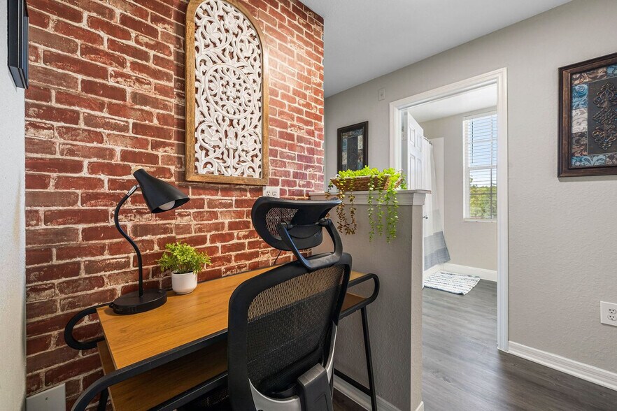 Building Photo - 10056 Montague St