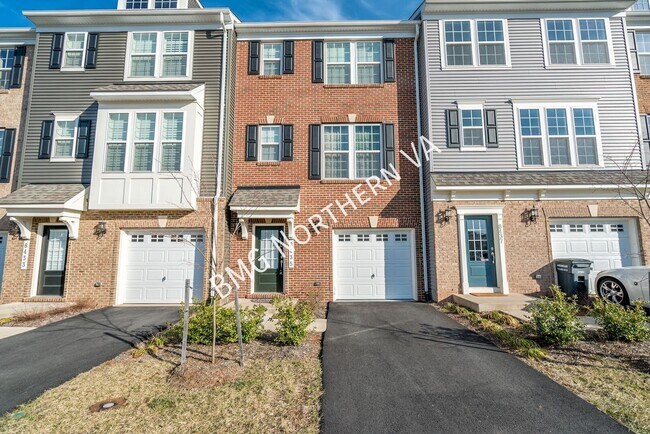 Building Photo - 8435 Girvan Ct