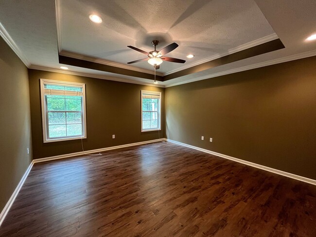 Building Photo - 3BR 2BA Home in Greystone Subdivision - So...