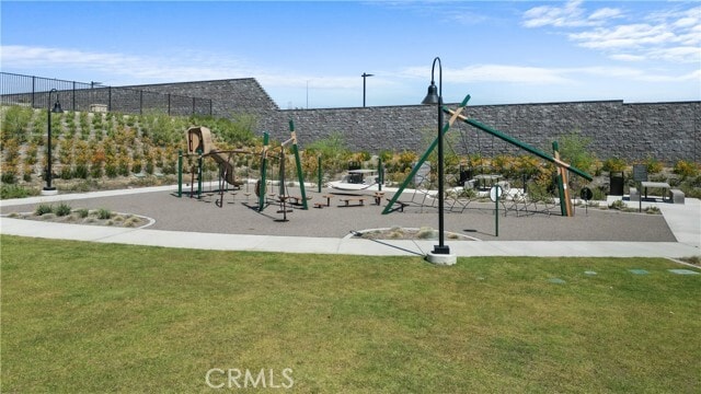 Building Photo - 15964 Sparrow Ct