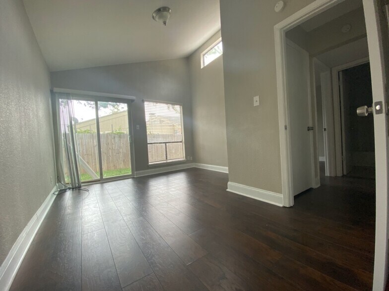 Building Photo - 4411 Teri Rd