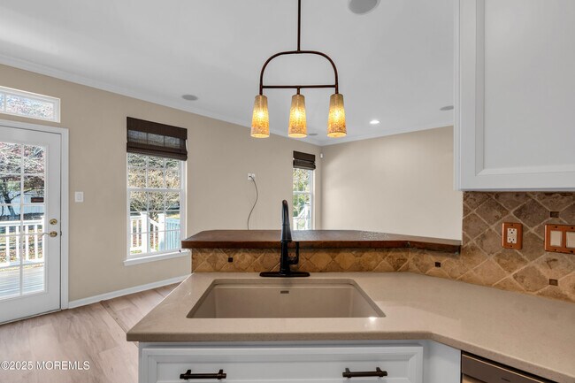 Building Photo - 12 Coral Place