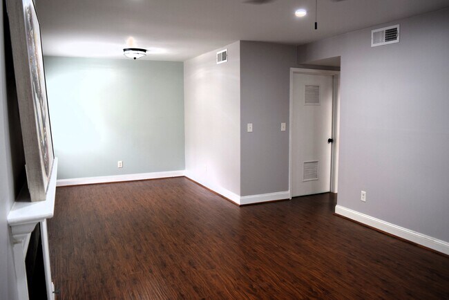 Building Photo - 606 Glenleaf Dr