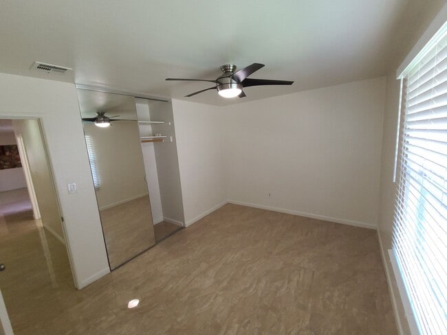 Building Photo - 851 Taft Ave