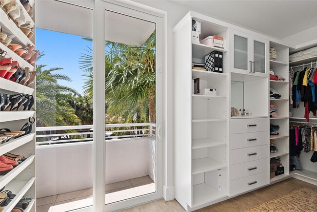 Building Photo - 500 Isle of Capri Dr