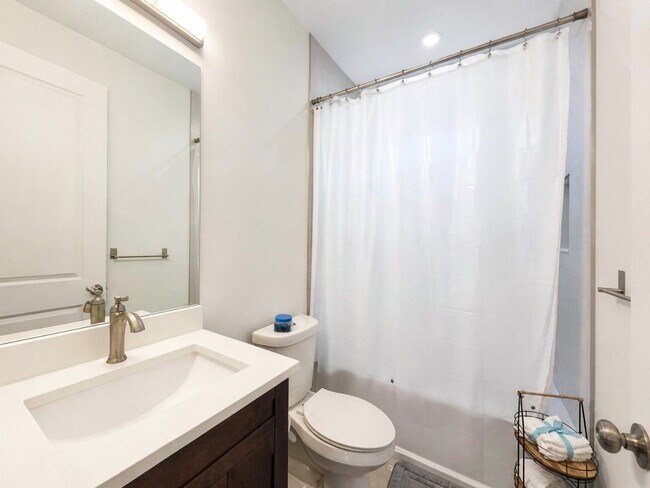 Building Photo - Modern 3-Bedroom Rental on 1.59 Acres in Golden Gate Estates