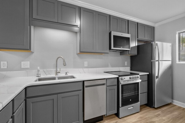 Building Photo - 7700 Porcher Dr
