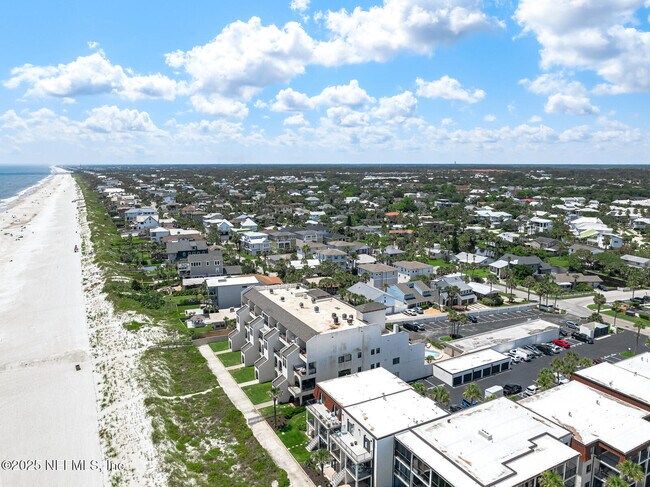 Building Photo - 2343 Costa Verde Blvd