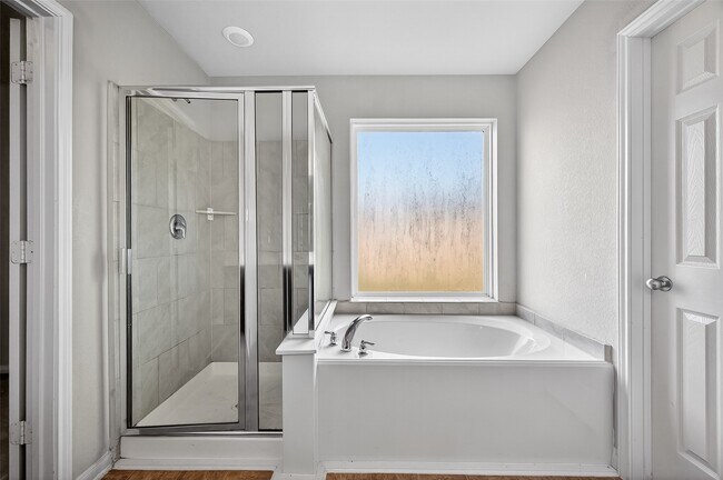 Building Photo - 923 Steel Blue Dr