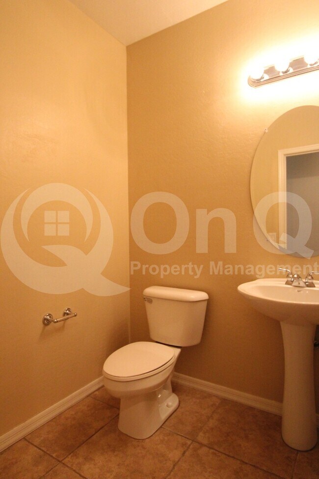 Building Photo - 3951 E Ravenswood Dr