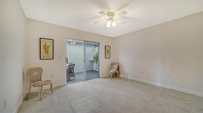 Building Photo - 6467 Carrington Cir