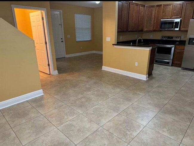 Building Photo - 1042 La Mirada Ct