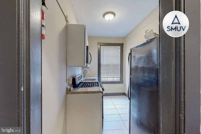 Building Photo - 24 E Madison St