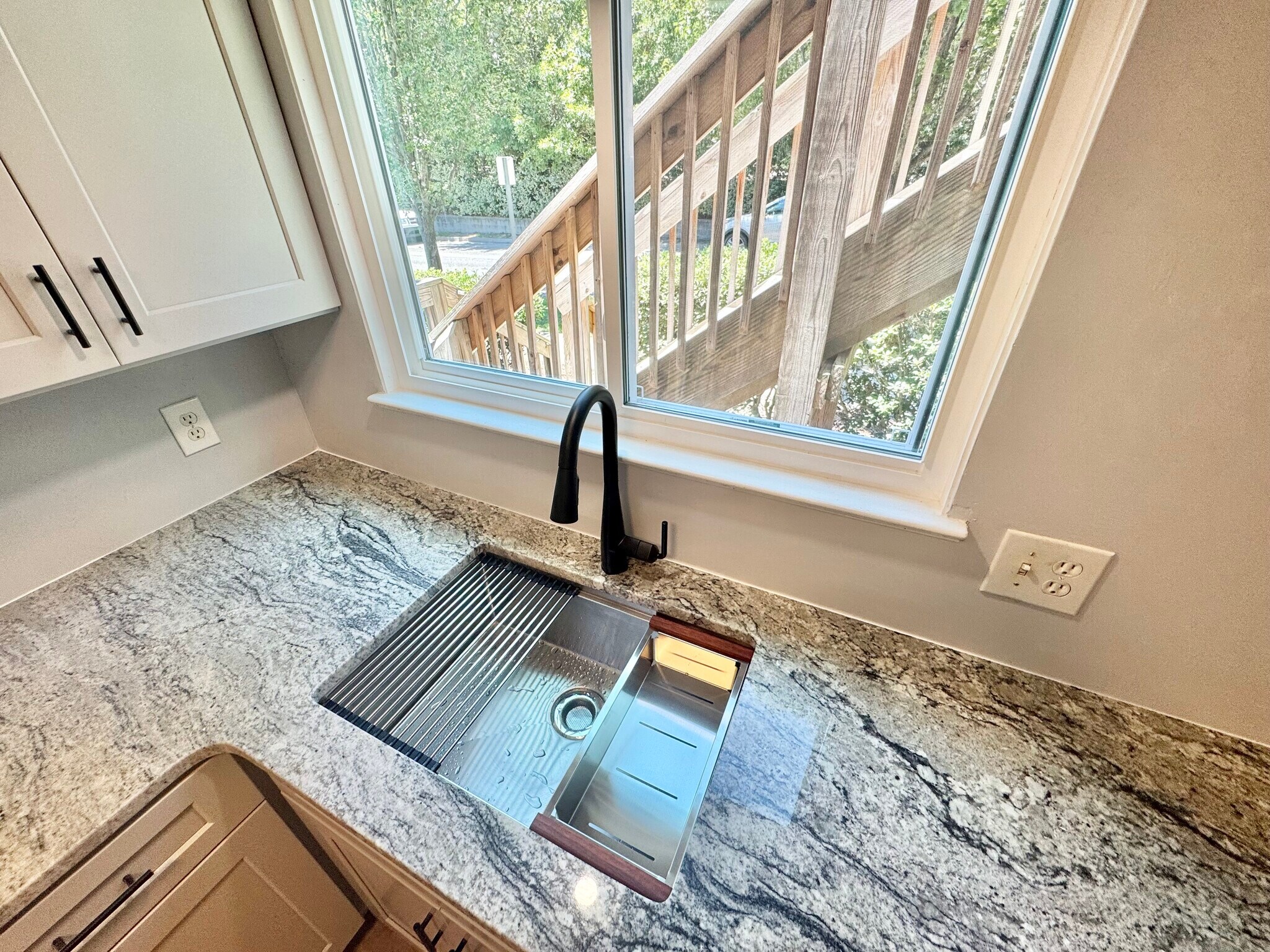 Building Photo - 5211 Lapaloma Ct