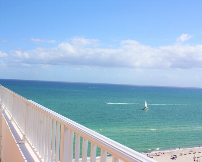 Building Photo - 4747 Collins Ave