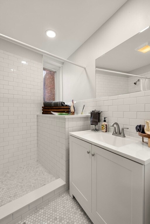 Building Photo - 165 Salem St