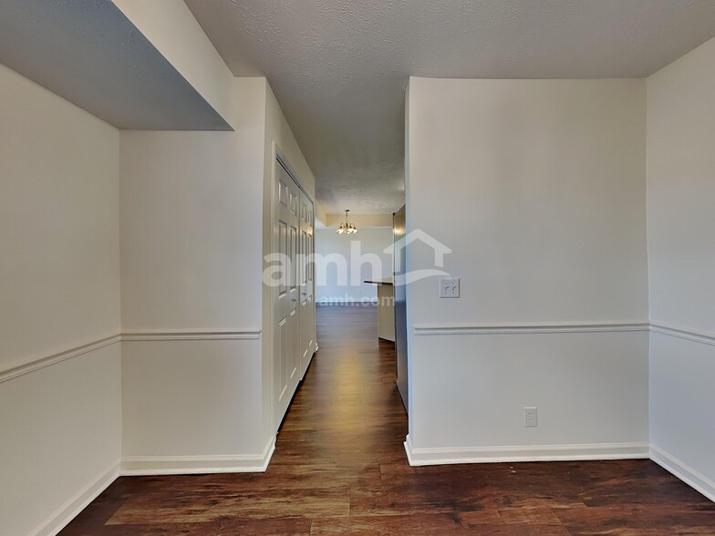 Building Photo - 7460 Maggie Dr