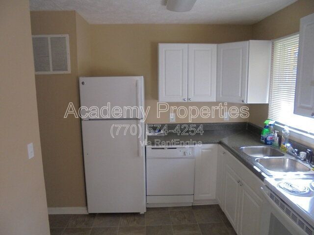 Building Photo - 6774 Valley Hill Ct