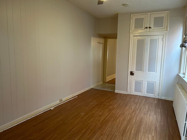 Building Photo - Cozy 2-Bedroom Home with Bonus Rooms in Lancaster - Private Backyard!