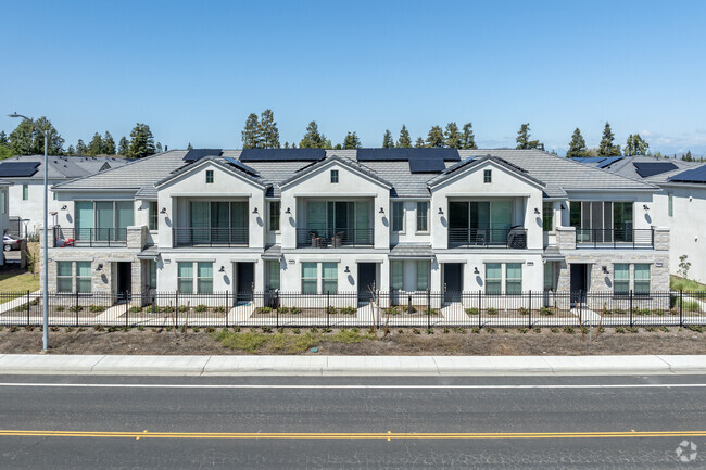 Building - Starling Townhomes