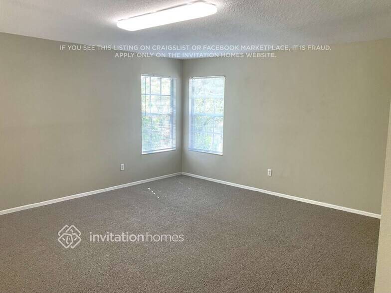 Building Photo - 8426 Fenwick Ave
