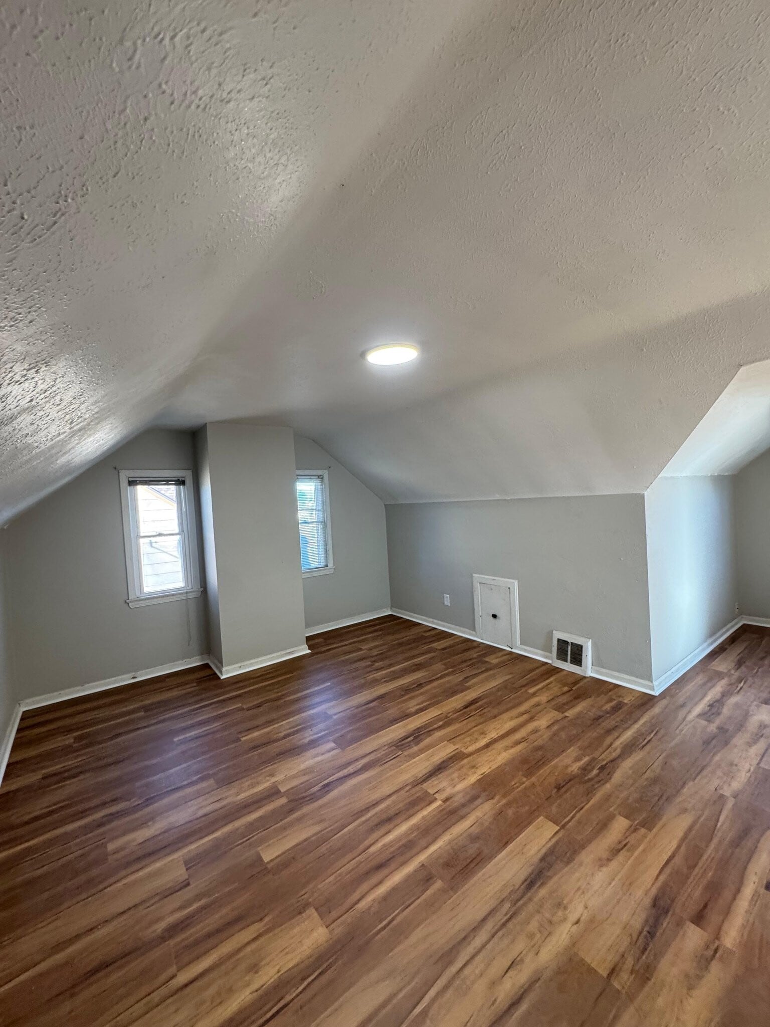 Building Photo - 6707 Laverne Ave