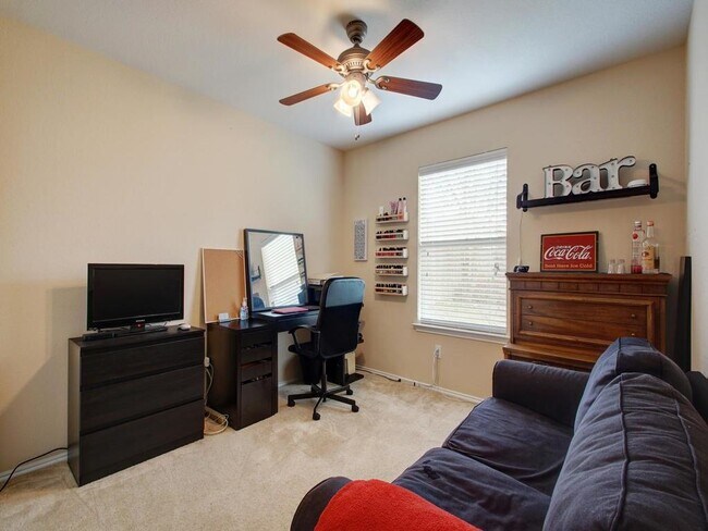Building Photo - 3420 Bach Dr