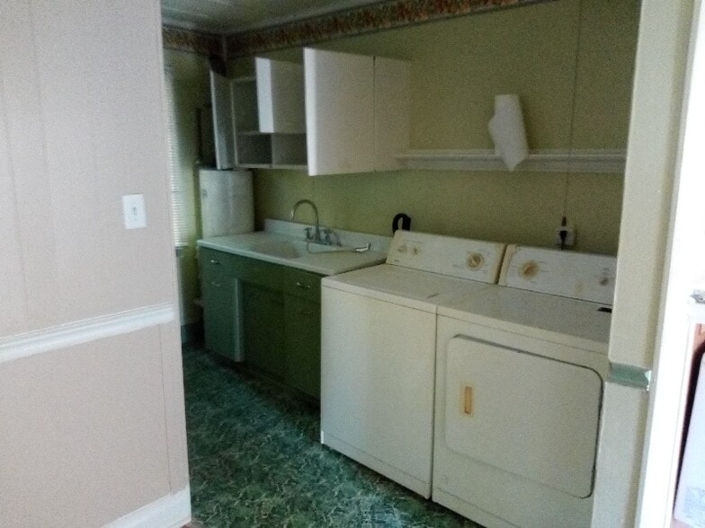 Building Photo - 224 Clement Ave