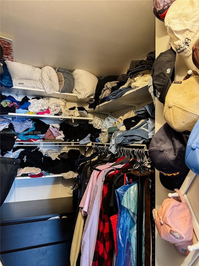 Building Photo - 841 NE 207th Ln