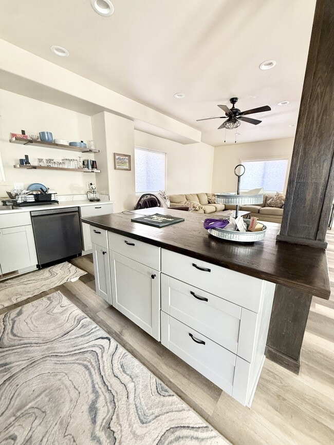 Building Photo - 186 W Quandary Ct