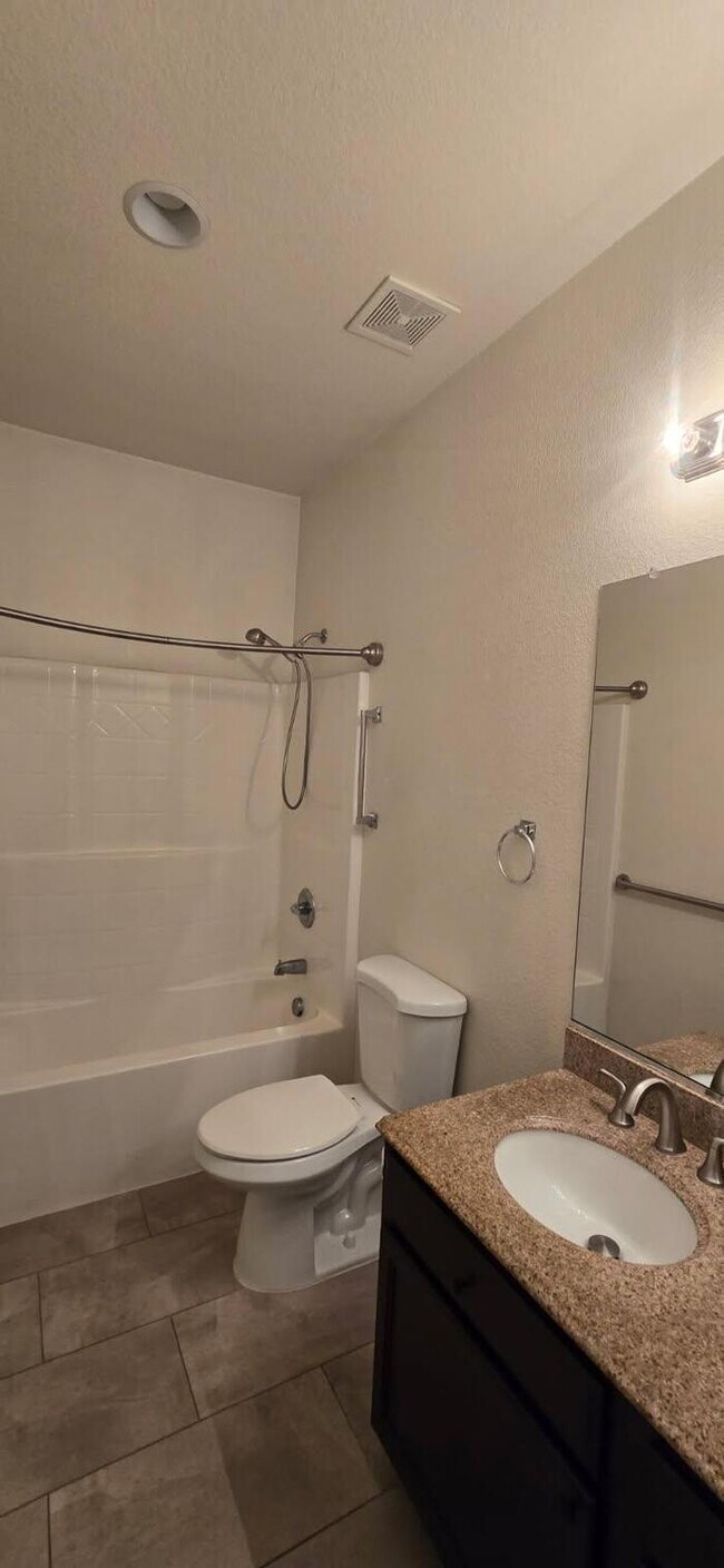 Building Photo - Welcome to this charming Lathrop home offering 4 bedrooms and 3 Baths 2 Car Garage!