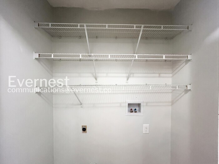 Building Photo - 2912 Waverly Dr