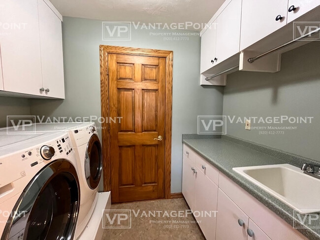 Building Photo - 2925 Baylite Dr