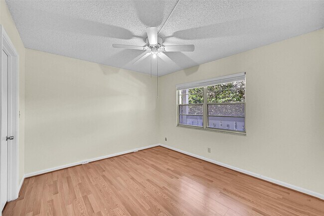 Building Photo - 1802 Eleuthera Point