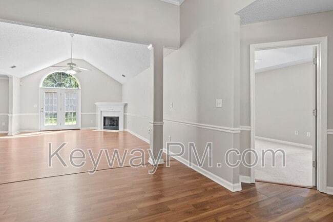 Building Photo - 3920 Nantucket Cir