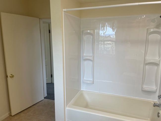 Building Photo - 3830 Green Meadow Dr