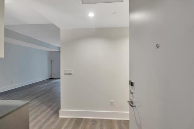 Building Photo - 1075 Market St