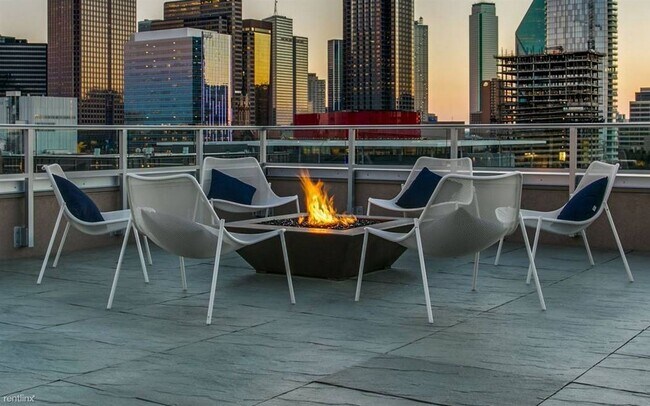 Building Photo - 2907 Woodall Rodgers Fwy