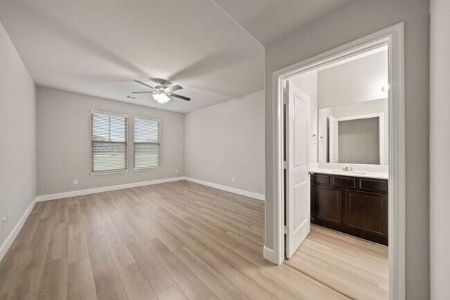 Building Photo - 6905 Etna Way
